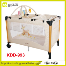 Chine Fabricant Red Blue Brown Playpen Bébé Double couche Maquillage de couchette Bar à jouets avec 5 jouets Jeu de pèse-personne pour bébé Fast Folding